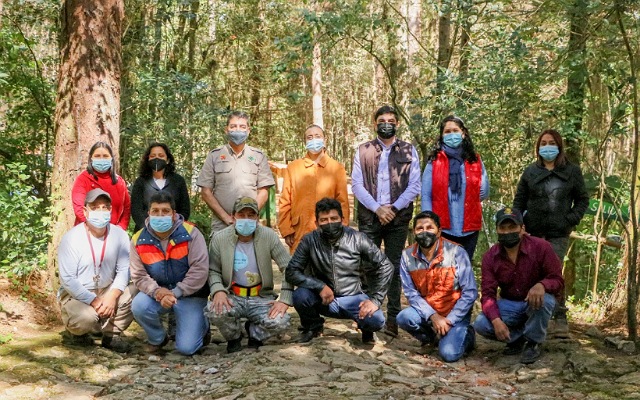 Semahn entrega uniformes a trabajadores del Cecibach