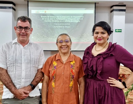 <p>Presentan Semahn y Polea A.C. propuesta de actualización del Reglamento de la Ley para la Adaptación y Mitigación ante el Cambio Climático en el Estado de Chiapas</p>